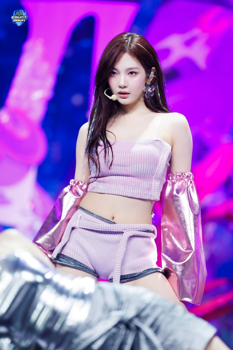 ningning (@ningshourly) on Twitter photo 