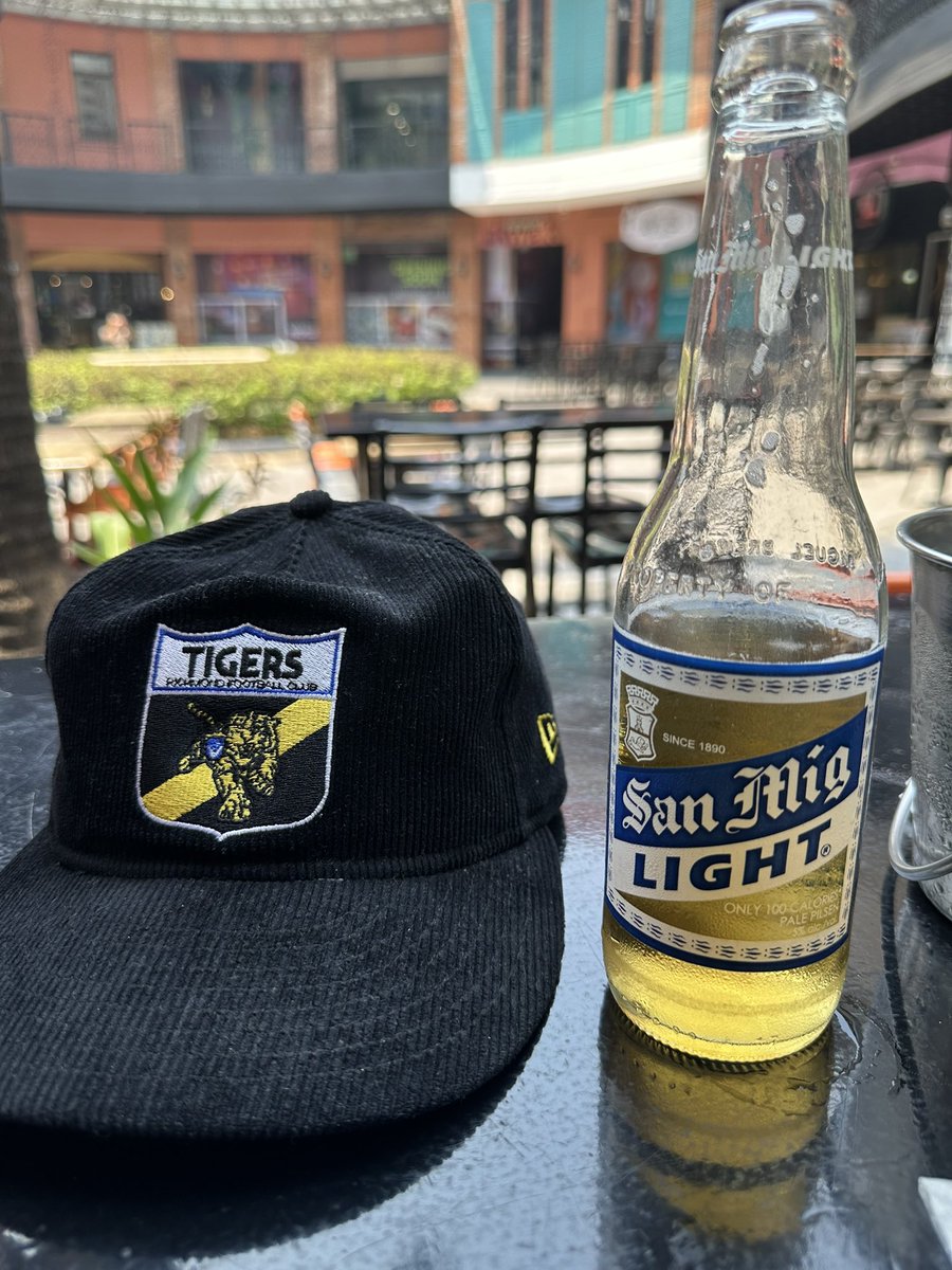 So sad to not be there, will be cheering from Manila, go well #dusty300 #gotiges