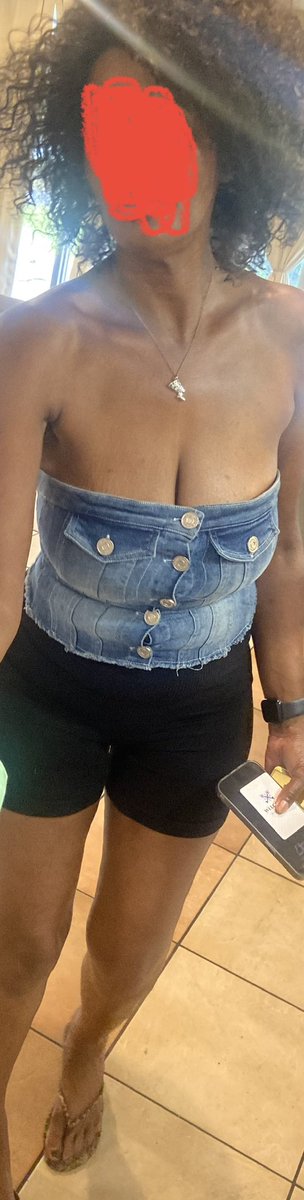 PublicBooties's tweet photo. Milf tittes I think she might be a gilf tho #ebonygilf #milf #tittes https://t.co/48ykbxFlr2