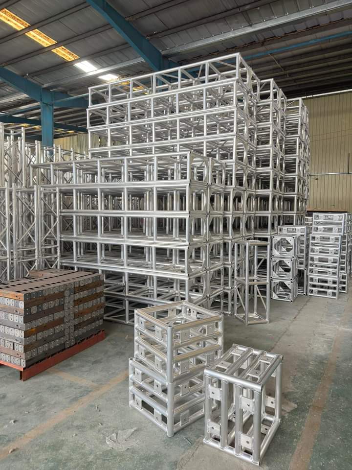 NewmanAVMatrix's tweet photo. Professional top-notch Trusses!
#Trussbuyers #events #soundengineers #audiovisual #NaoaPLdosESTUPRADORES #MiFotoBang #AgbaToken #BetBoom #trend #G72024 #viral #stageandtrussbuyers #truss https://t.co/XP7lv73Cie