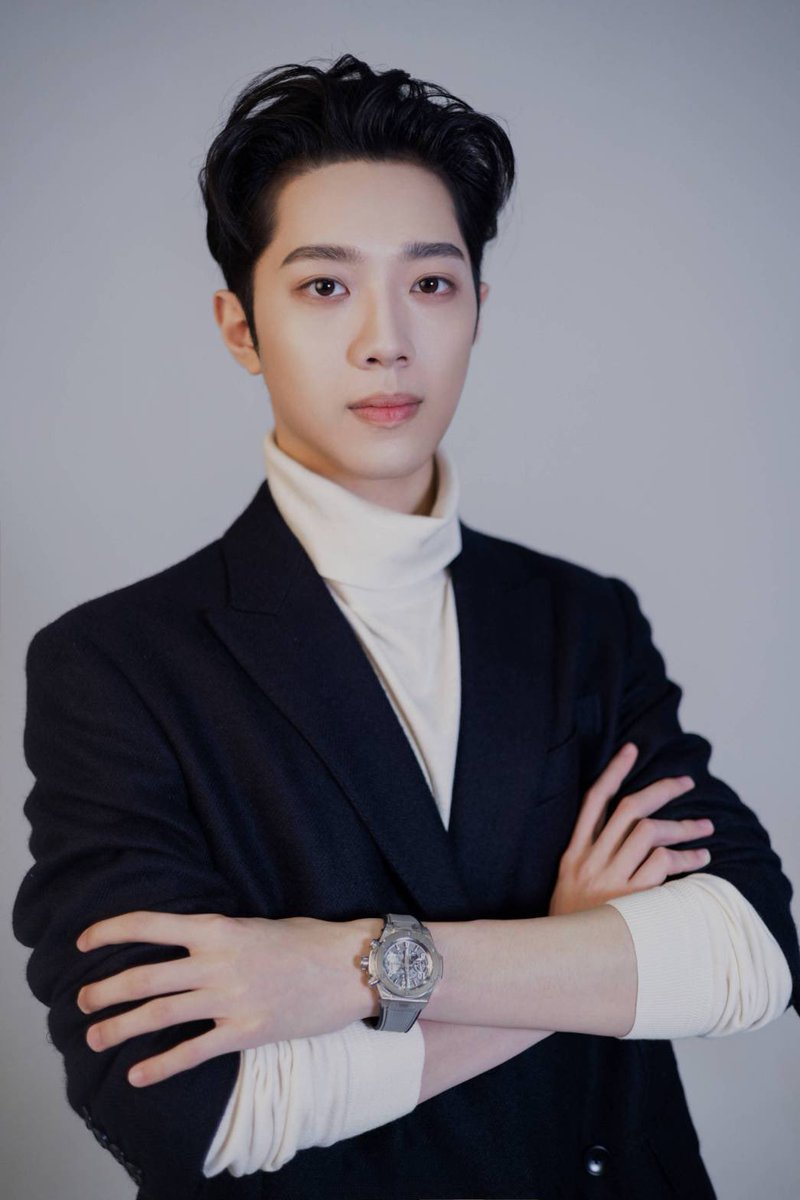 We respect his choice and decision. As long as he can live a good and happy life, we will always support him no matter what happens. Fighting for your true dream, we wish you all the best. ❤️