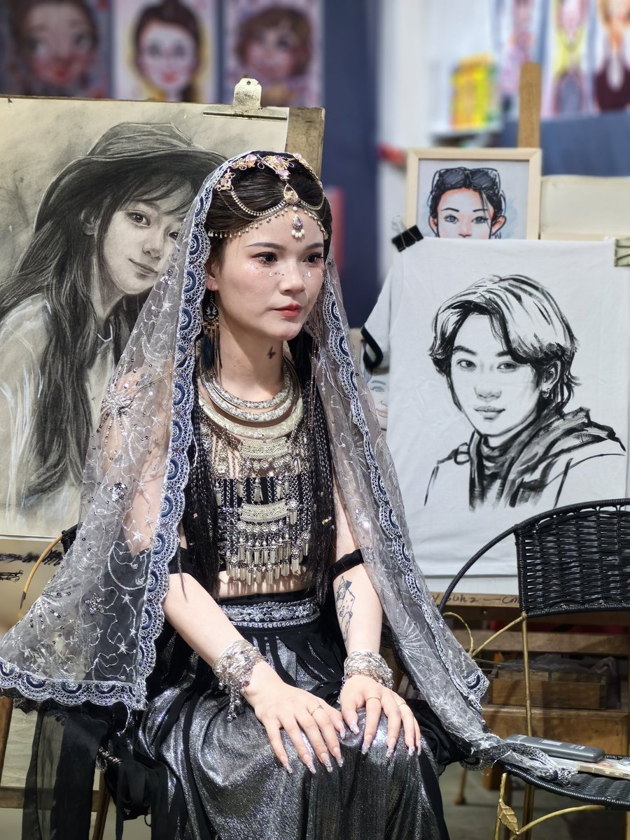 和闺蜜去西塘，
这里真的好多汉服小姐姐
感觉进入了女儿国
果然是最美江南古镇 https://t.co/JieS900uX6