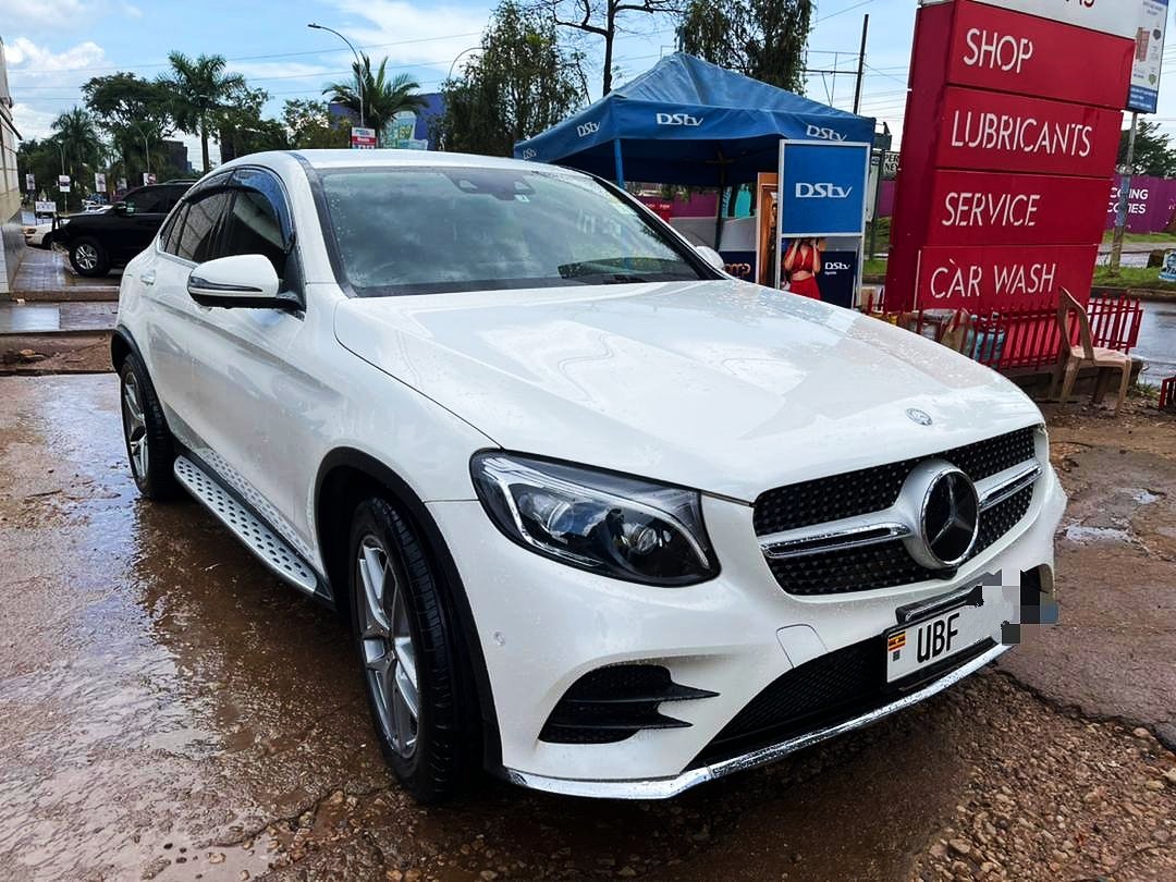DriveNowUg's tweet photo. Tried to trace clients that were inquiring about the UgUsed GLE models through our contacts and failed to get them but if you're there, here's the 2017 edition with a diesel engine.
#Note: Negotiable if it's full payment n do accept installments from 80% deposit.

Costs: #Ugx100m https://t.co/0AKM7Xv5nk