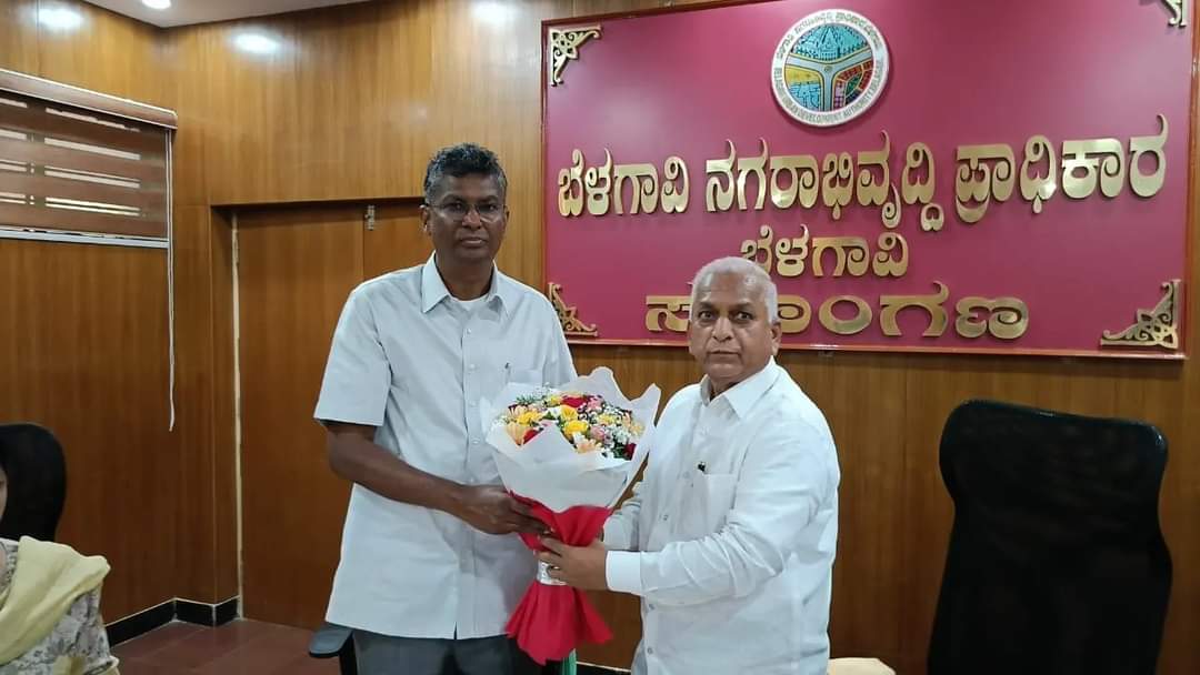 SLJarkiholi's tweet photo. ಬೆಳಗಾವಿ‌ ನಗರದ  ಬುಡಾ ಕಚೇರಿಯ ಸಭಾಂಗಣದಲ್ಲಿ‌ ಇಂದು ಜರುಗಿದ ಸಾಮಾನ್ಯ ಸಭೆ. ಈ ಸಭೆಯಲ್ಲಿ ಸಚಿವೆ ಶ್ರೀಮತಿ ಲಕ್ಷ್ಮೀ ಹೆಬ್ಬಾಳ್ಕರ್,  ಶಾಸಕರುಗಳಾದ ಶ್ರೀ ಆಸೀಫ್ ಸೇಠ್, ಶ್ರೀ ಅಭಯ ಪಾಟೀಲ, ಬುಡಾ ಅಧ್ಯಕ್ಷರಾದ ಶ್ರೀ ಲಕ್ಷ್ಮಣರಾವ್ ಚಿಂಗಳೆ ಹಾಗೂ ಅಧಿಕಾರಿಗಳು  ಉಪಸ್ಥಿತರಿದ್ದರು.
@INCIndia @INCKarnataka @kharge @RahulGandhi https://t.co/qpdWb36BRU