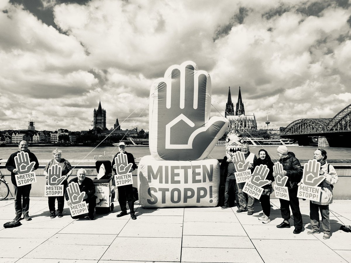Hans Jörg Depel (@depelhans) on Twitter photo Die Kulisse mag traumhaft sein, doch die Wohnungssituation zeigt eher Kölns hässliche Seite. Die Mieten sind für viele längst unerschwinglich geworden. Deshalb heute Kölns Zeichen und Forderung zum #mietenstoppaktionstag.
#mietenstopp
<a href="/DMBMieterbund/">Deutscher Mieterbund</a>
<a href="/DMBMieterbund/">Deutscher Mieterbund</a>
<a href="/DMB_Bayern/">Deutscher Mieterbund LV Bayern e.V.</a> Die Kulisse mag traumhaft sein, doch die Wohnungssituation zeigt eher Kölns hässliche Seite. Die Mieten sind für viele längst unerschwinglich geworden. Deshalb heute Kölns Zeichen und Forderung zum #mietenstoppaktionstag.
#mietenstopp
<a href="/DMBMieterbund/">Deutscher Mieterbund</a>
<a href="/DMBMieterbund/">Deutscher Mieterbund</a>
<a href="/DMB_Bayern/">Deutscher Mieterbund LV Bayern e.V.</a>