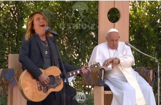 Il Papa al G7...
quando se leva dai coglioni questa...😂😂😂😂