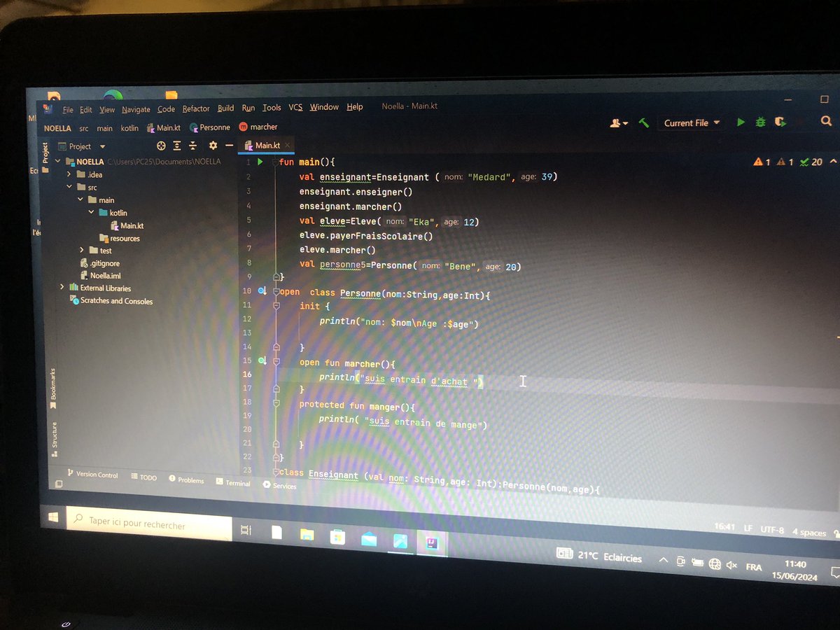 ekamutabazi's tweet photo. L’apprentissage kotlin troisième journée les classes #android #kotlin computer sciences #ucb  @gdscucbukavu sous les encouragements de l’expert firebase @AmaniBisimwa4 and engender Android @louismusole1 le gdg @BahigaTacite @GeorgesByona23 @aganze45136 https://t.co/g8jSiTeRam