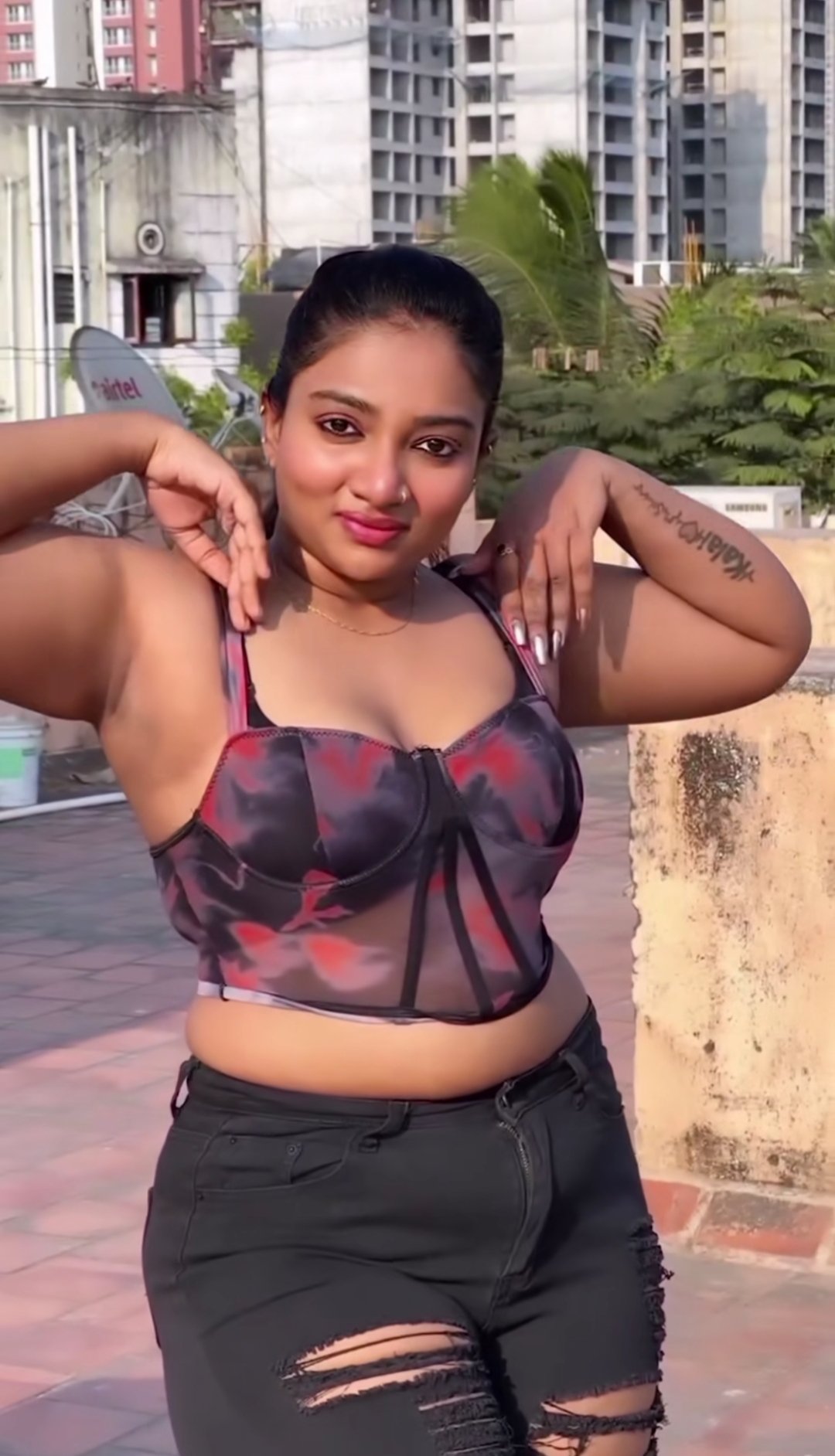 Tamil Aunty в X: „Arabian Horse chubby structure vechi irukka nalla periya  mulaigal and periya soothu akkul. Ufff nalla okkalam ivala. Semma Chubby  structure paathale mood eruthu. Comments. t.coApeJho2Qwf“  X