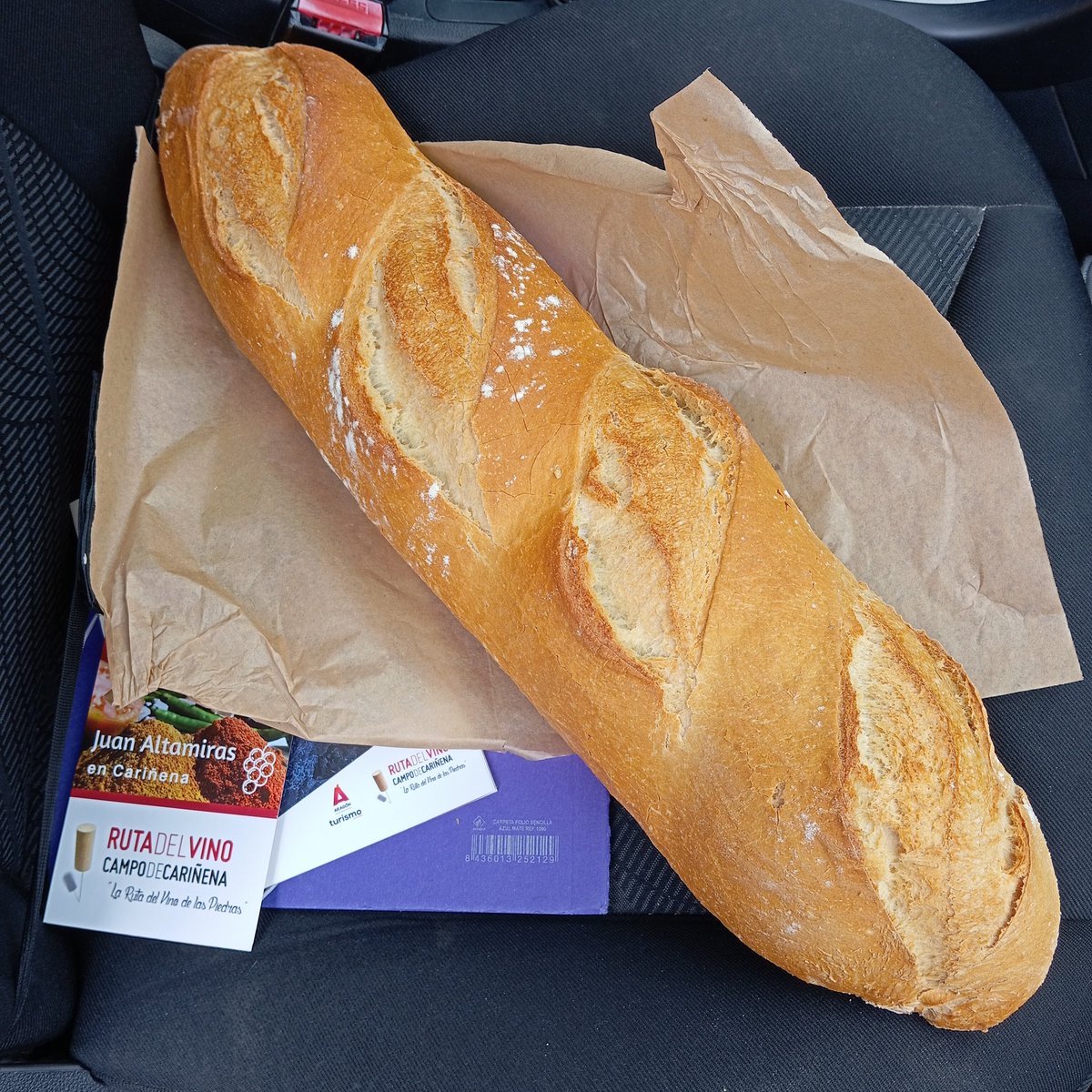 Yayicos's tweet image. Madremiaporfavor lo que me llevo hoy de Almonacid de la Sierra. #pandeverdad