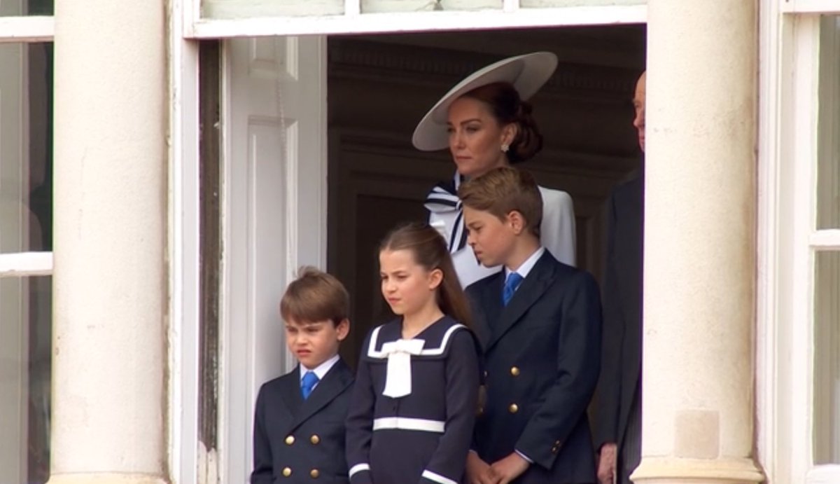 RoyalCentral's tweet image. Watching #TroopingTheColour from the balcony are the Princess of Wales, Prince George, Princess Charlotte, Prince Louis and the Duke of Kent.