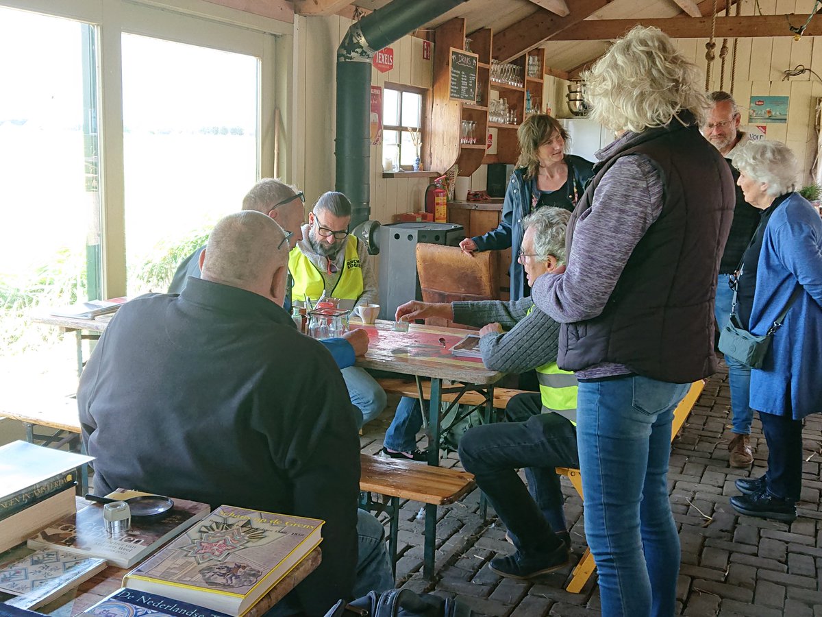 Nationale #Archeologiedag in #Etersheim. Diverse meegebrachte vondsten van inwoners uit de omgeving. #archeologie #Waterland