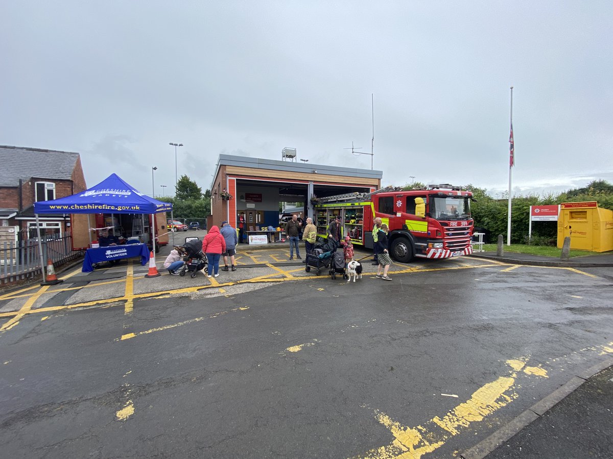 MiddlewichFS's tweet image. It may be wet and windy but we are still open here at Middlewich Fire Station til 4pm. You can tour our vehicles and chat to Firefighters and visit our charity shop.

Our first Chip Pan Fire Demonstration will be taking place at 12:30. 🔥