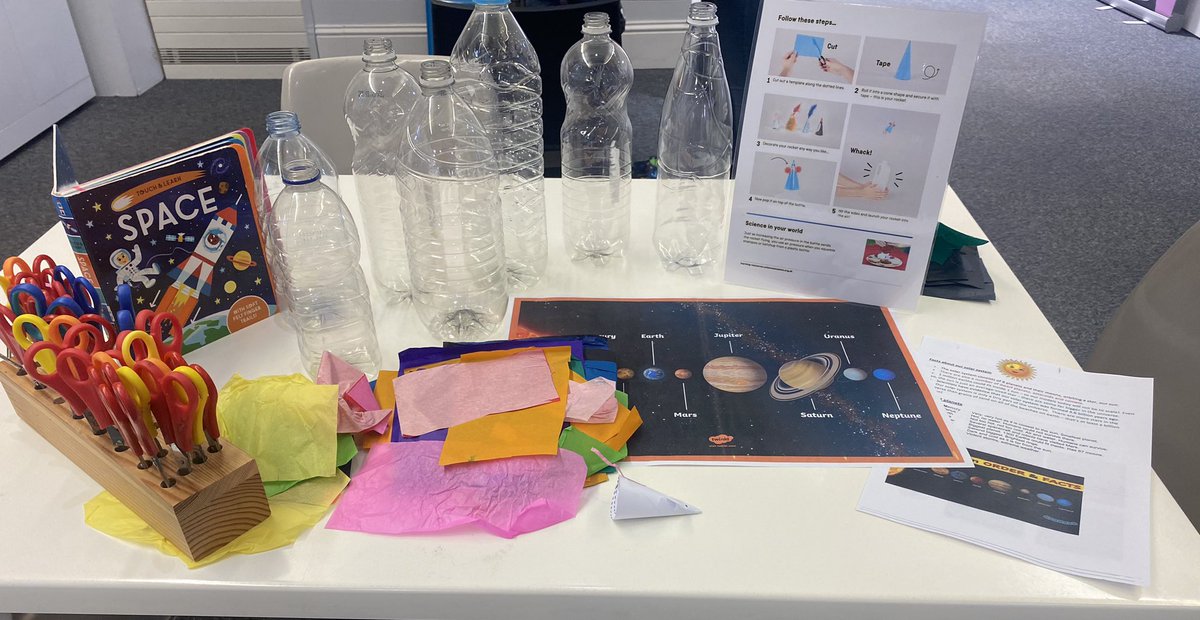 HaltonLibraries's tweet photo. 5..4..3..2..1 Widnes Library’s Saturday Science club is getting ready to blast 🚀 off today 12-12.45pm . Join us for some out of this world crafts as we expore Space #learninlibraries HH https://t.co/OlvaeumP9w
