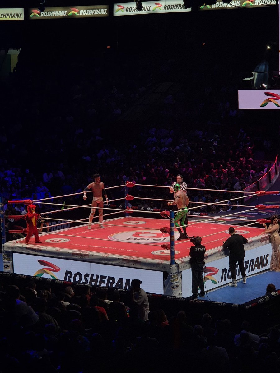 Terminamos el D1 del Quinto Encuentro Wikieducación con un gran show de Lucha Libre. 💪💪

¡Descansen y nos vemos mañana! 

#WikipedoaEsParteDeLaEducación

Y recuerden que pueden liberar sus fotos del encuentro aquí 👉commons.wikimedia.org/wiki/Category:…