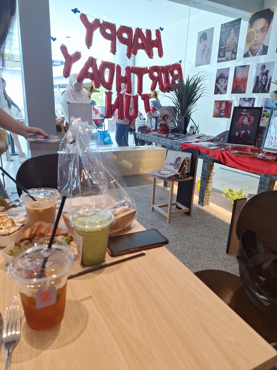 qxinggg's tweet photo. I'm here https://t.co/D2vTDXiF1H