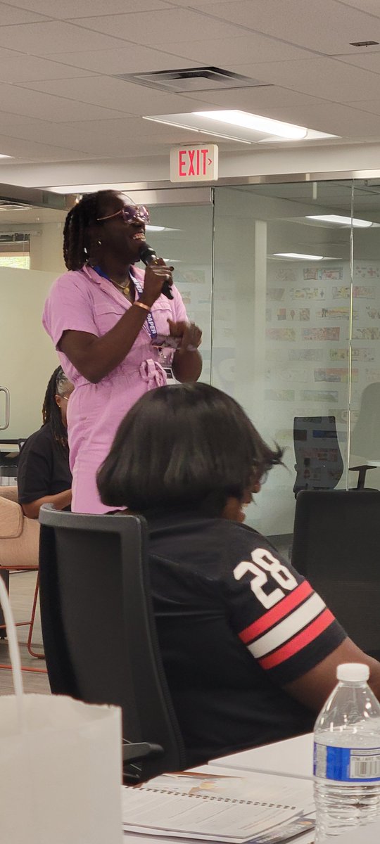 CullenJoye's tweet image. I really enjoyed the &quot;Paper&quot; conference!  It was refreshing to meet educators from Nevada, Mississippi, New Mexico, Georgia, Kentucky, and Illinois.  We learned from each other as we collaborated about a variety of ways to use &quot;Paper.&quot;  @paperlearning 

##PaperIDEAconference