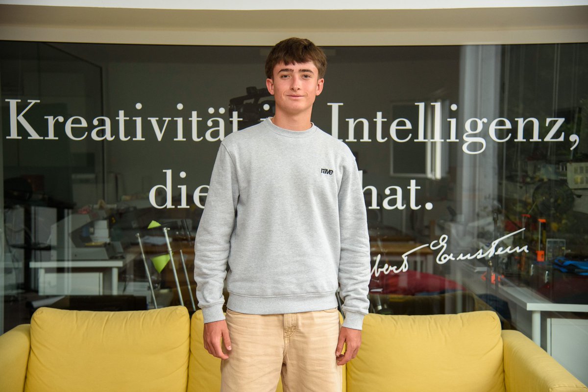 Montse M tweet media