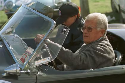 Hoy es un buen día para recordar que allá por 1958, cuando los hermanos Pérez Companc fundaron Pecom, su propia petrolera, el impuesto a las ganancias tenía apenas 20 años, y en Argentina no existían el IVA (creado en 1973), el impuesto a los bienes personales (1991) ni el