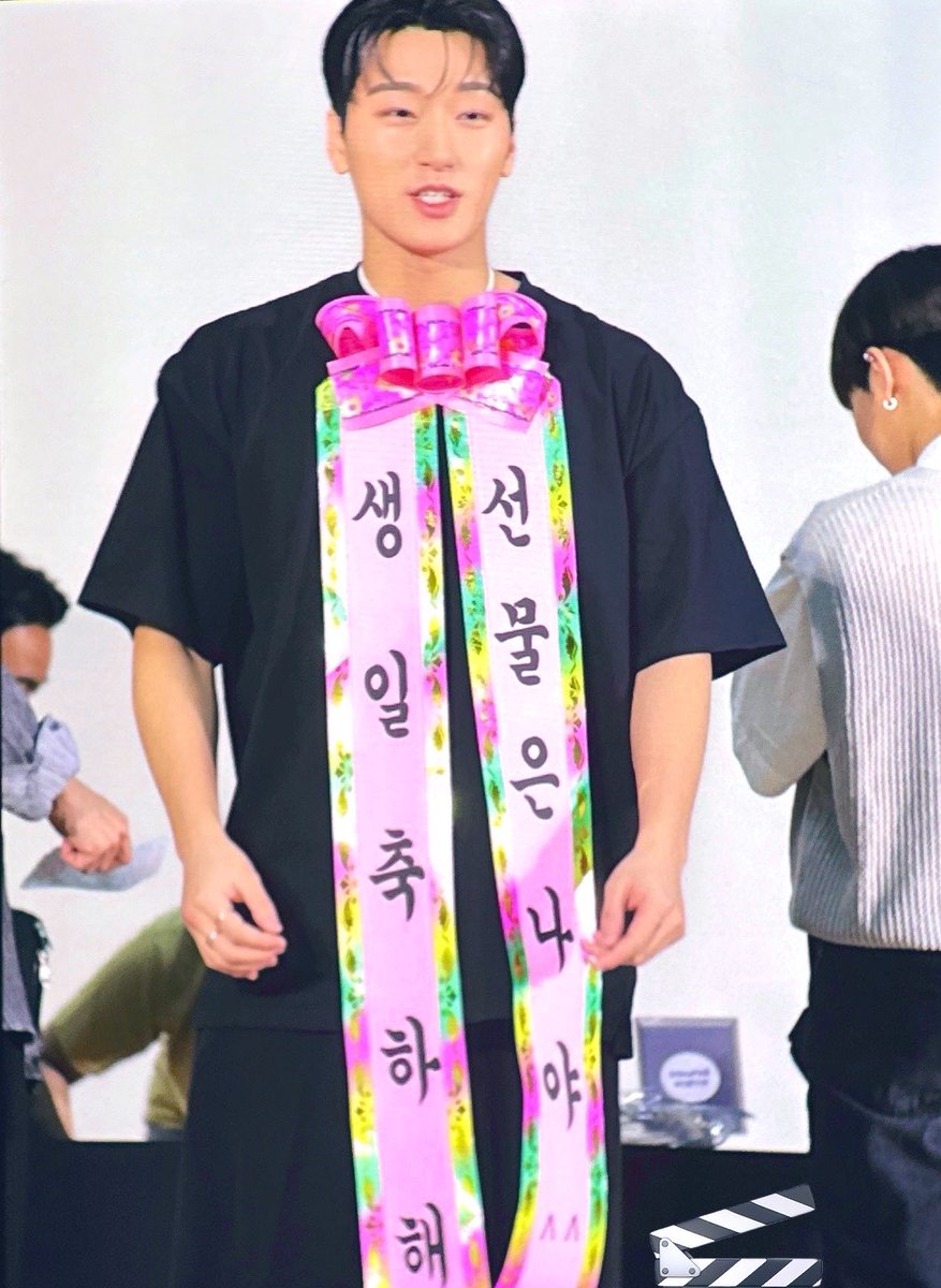 sankaissed's tweet photo. SAN AS YEOSANG’S BIRTHDAY PRESENT 😭😭 https://t.co/Rulse97ZS8