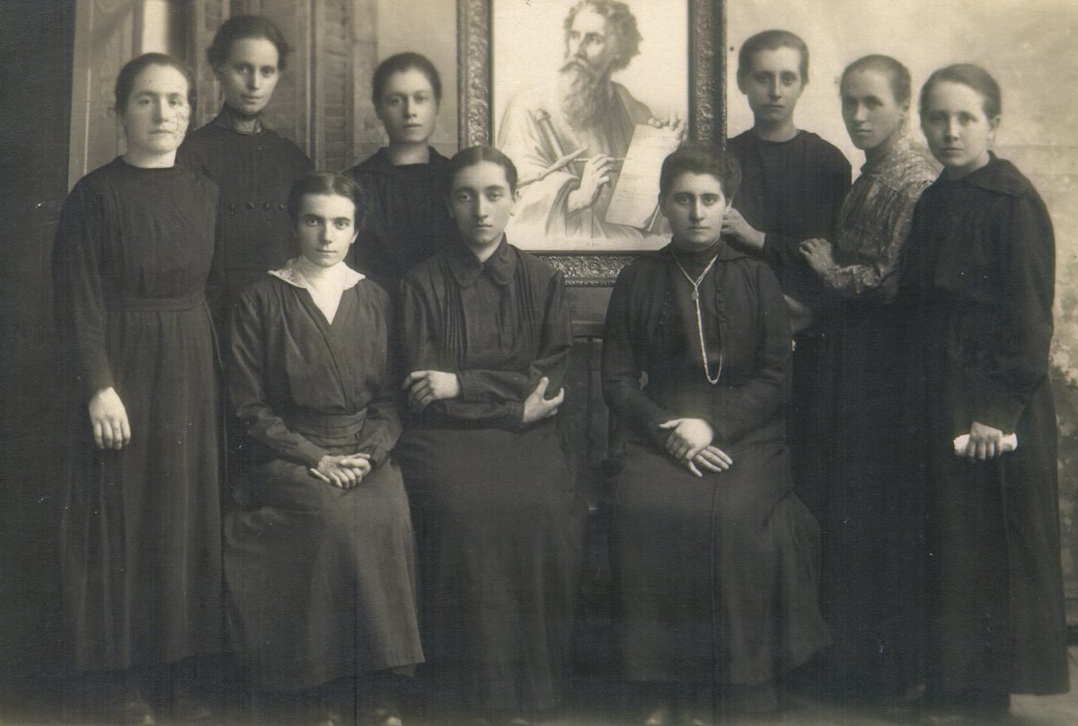 6月7日は、本会(聖パウロ女子修道会)の創立記念日です。1915年イタリアのアルバで、誕生しました。pauline.or.jp/roots/roots03-…