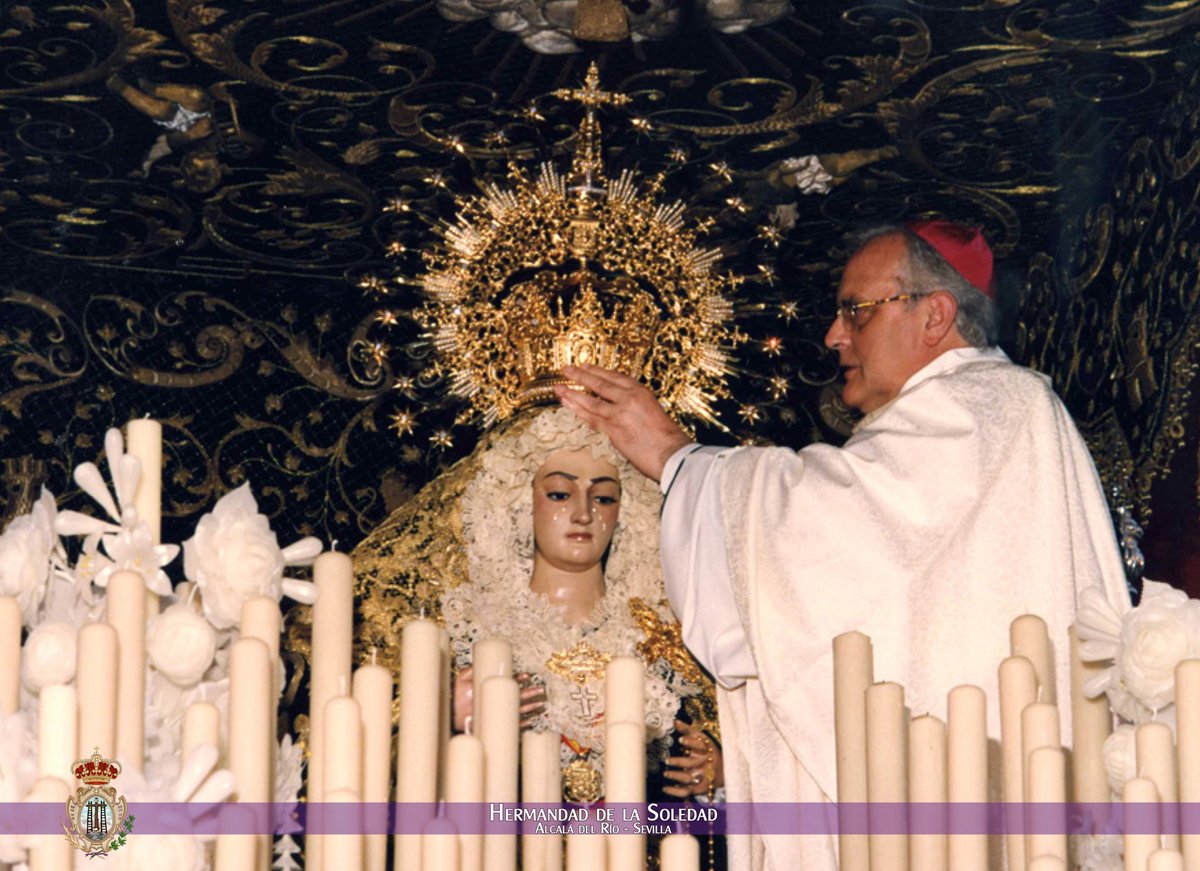 XXVIII ANIVERSARIO DE LA CORONACIÓN CANÓNICA DE NUESTRA SEÑORA DE LOS DOLORES EN SU SOLEDAD

Conmemoramos hoy el XXVIII aniversario del hecho más grande de la historia cofradiera de Alcalá del Río, la Coronación Canónica de Nuestra Señora de los Dolores en su Soledad