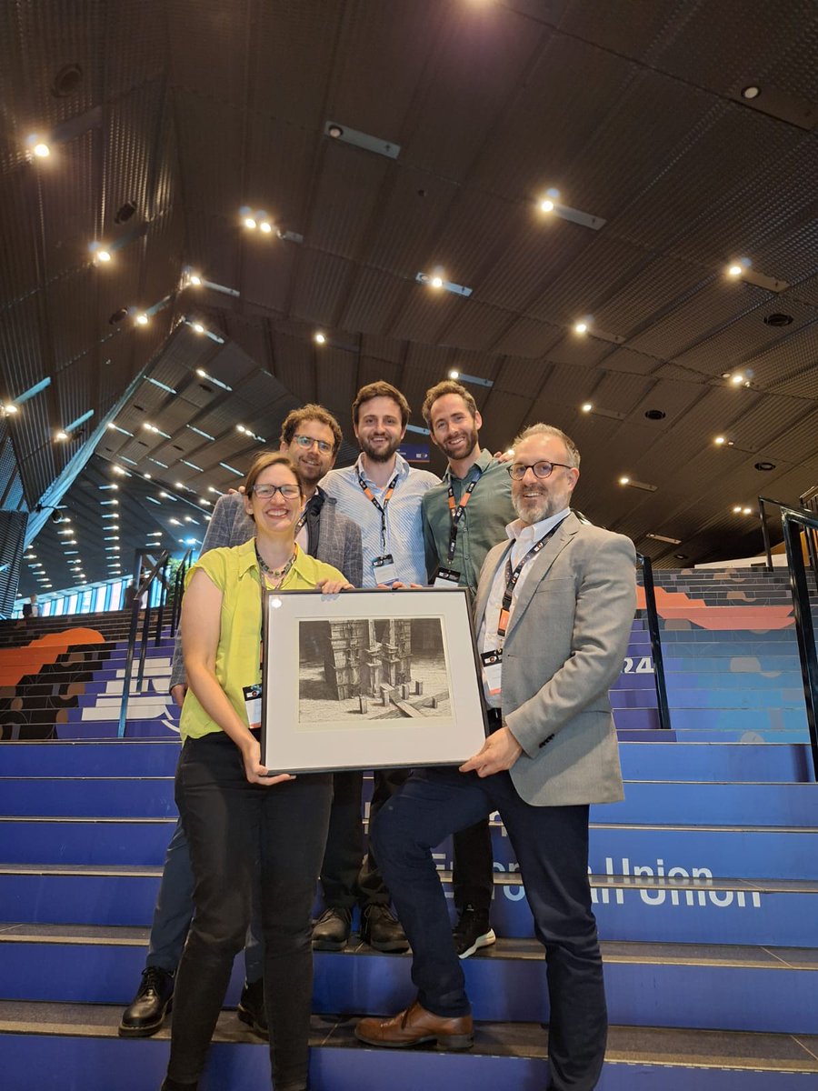 It was a great few days for <a href="/eduolpe/">Eduardo Oliver</a> &amp; <a href="/leonor_sierra/">Leonor Sierra</a> from our Board <a href="/ESOF_eu/">ESOF</a> engaging with others in #Science4Policy ecosystem. Also with a memento of these days in recognition of our Euroscience Policy Award. TY Anna Budzanowska!! <a href="/MattGirod/">Matthias Girod</a> #ESOF2024