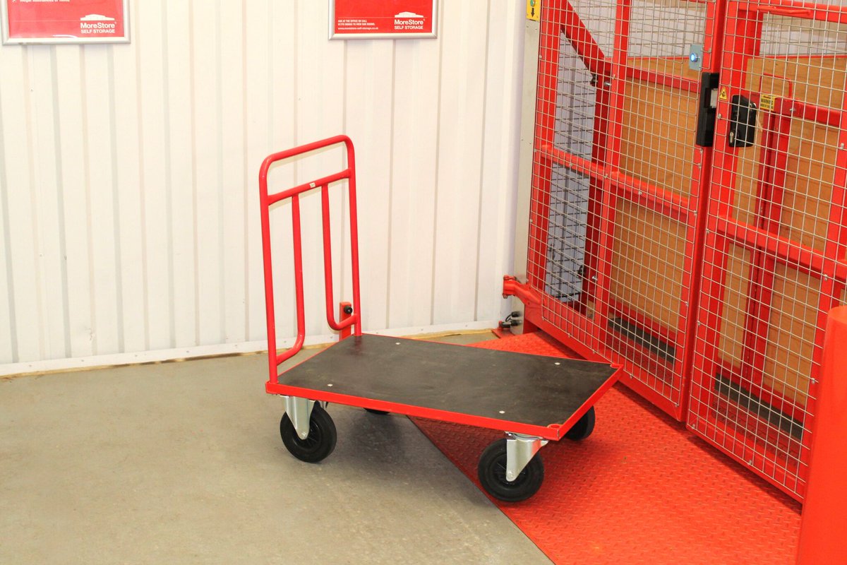 Need a hand moving your items across the facility? We have trollies free to use, great for shifting heavier and larger items to and from your storage unit.

#Storage #SelfStorage #MovingHouse #MarketDeeping #Bourne #Stamford
