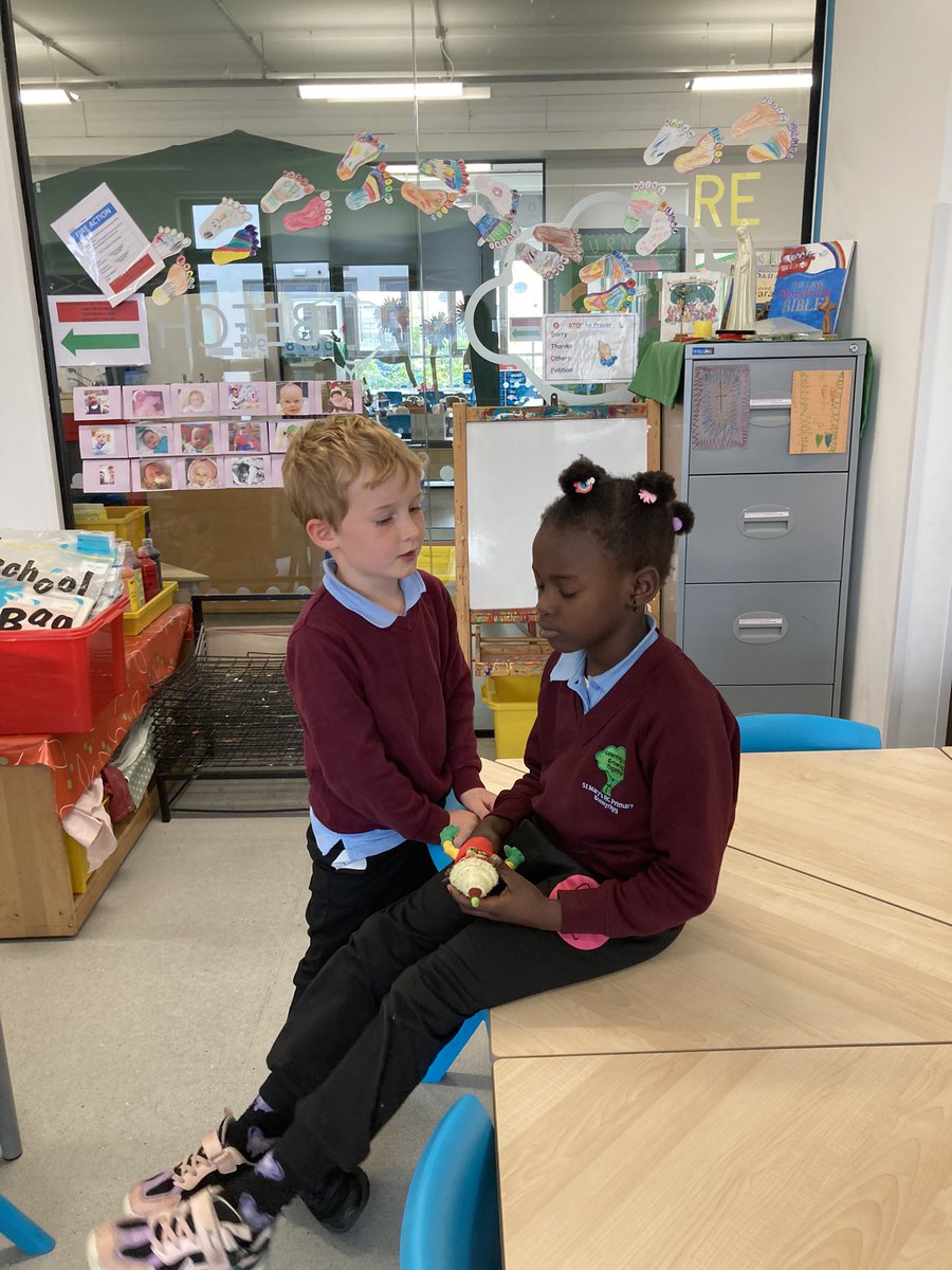 stmarysrcps's tweet image. P1 using their cooperative learning skills to interview each other to find out something new about their classmates.
#cooperativelearning
#talkingandlistening