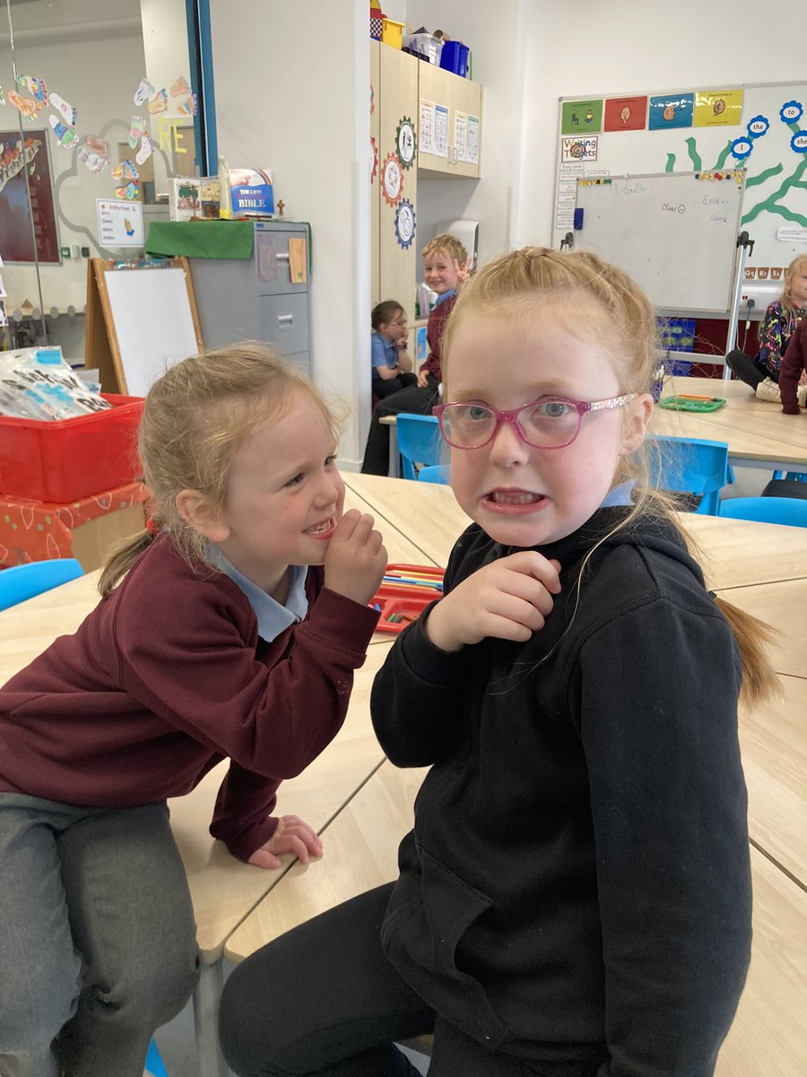stmarysrcps's tweet image. P1 using their cooperative learning skills to interview each other to find out something new about their classmates.
#cooperativelearning
#talkingandlistening