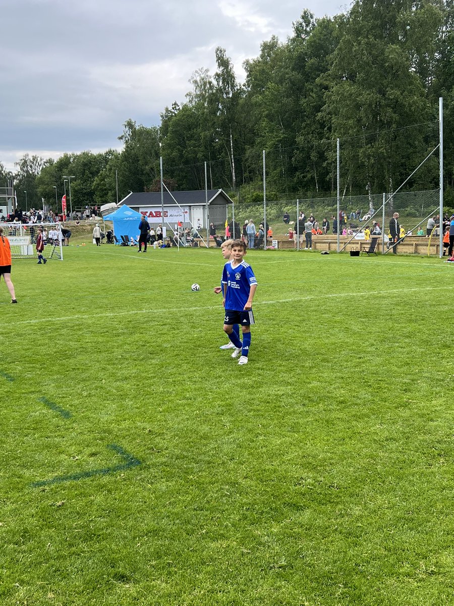 Mikaelsandber16's tweet photo. 2a matchen i #Kabecupen för #IFHallby P2015. Alltid en välorganiserad cup! https://t.co/CBOqOwneKV