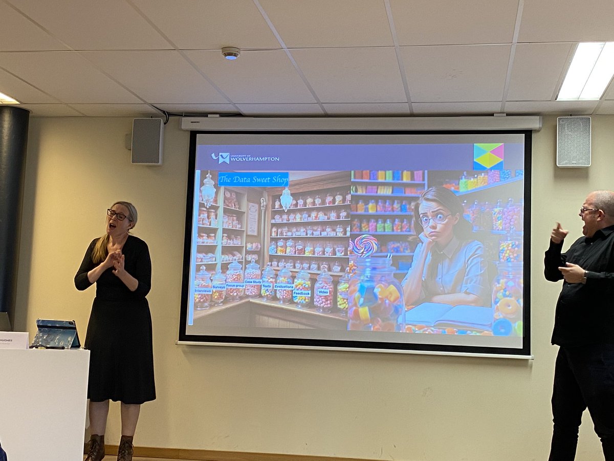 Last day of #SLTIFSS (already?) starts with a keynote by @ThaisaHughes on the benefits (flexibility, reflexivity, reciprocal impact) &amp; challenges (rich data, self-discipline, analysis) of Action Research