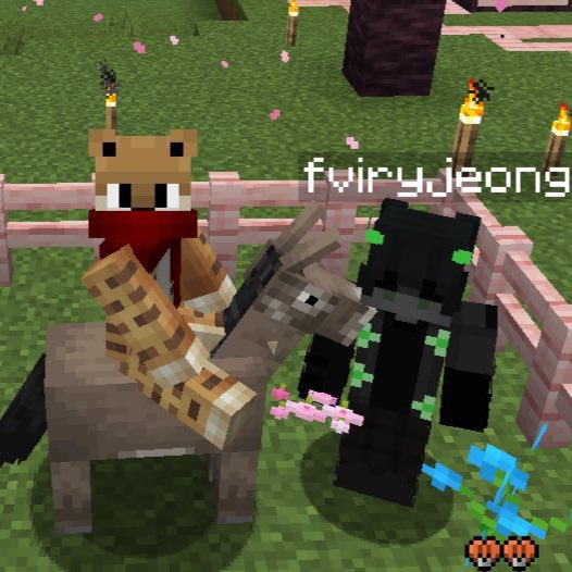 fviryjeong's tweet photo. menzione speciale alle nostre avventure su minecraft (entrerò un giorno per vedere la nostra casa in via dei matti numero zero)
#pernondimenticare #tbt #ciuco https://t.co/IFUgDlvqFW
