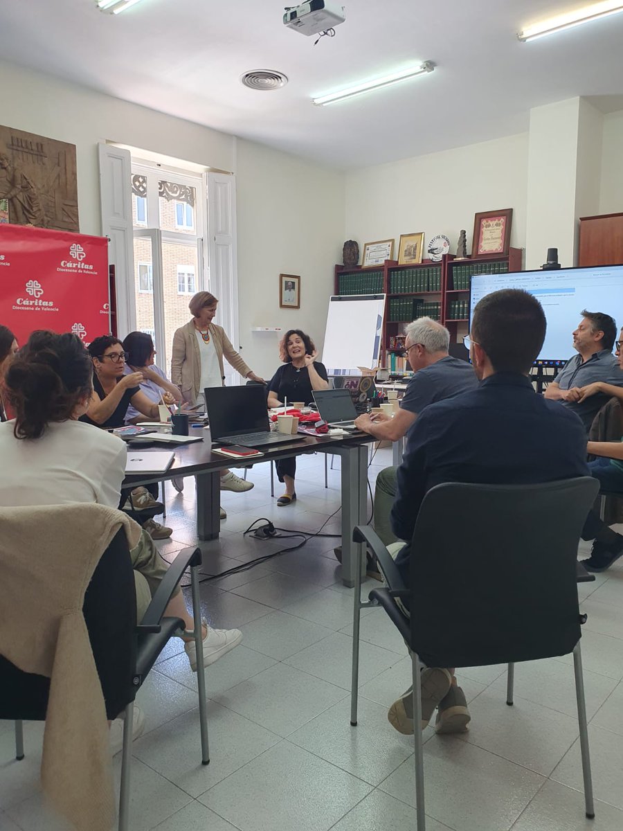 Valencia Cáritas tweet media