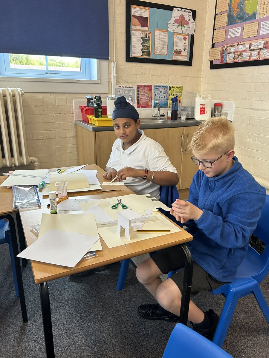 latimerprimary's tweet image. #ClassSM have been architects and builders - designing and then starting to build their own houses. Stay tuned for the finished products next week! #LatimerArt