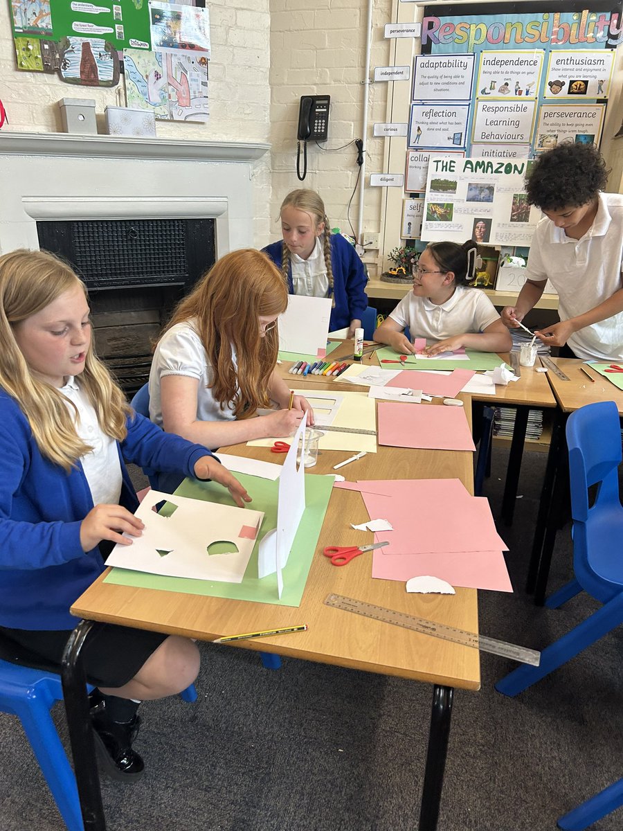 latimerprimary's tweet image. #ClassSM have been architects and builders - designing and then starting to build their own houses. Stay tuned for the finished products next week! #LatimerArt