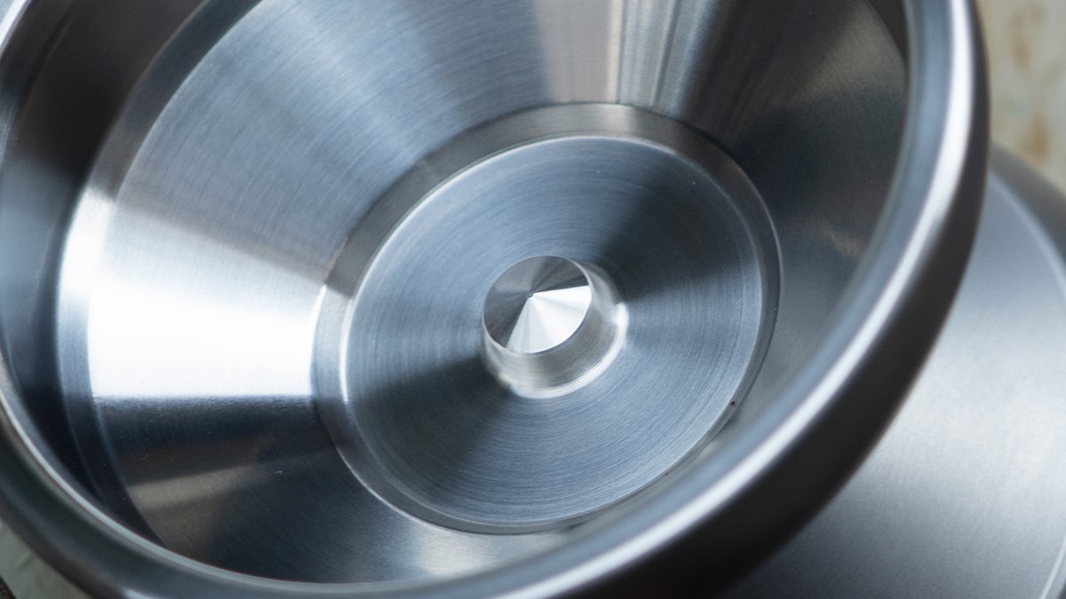 Titanium Aerodynex yoyo by Mowl – YoYoExpert