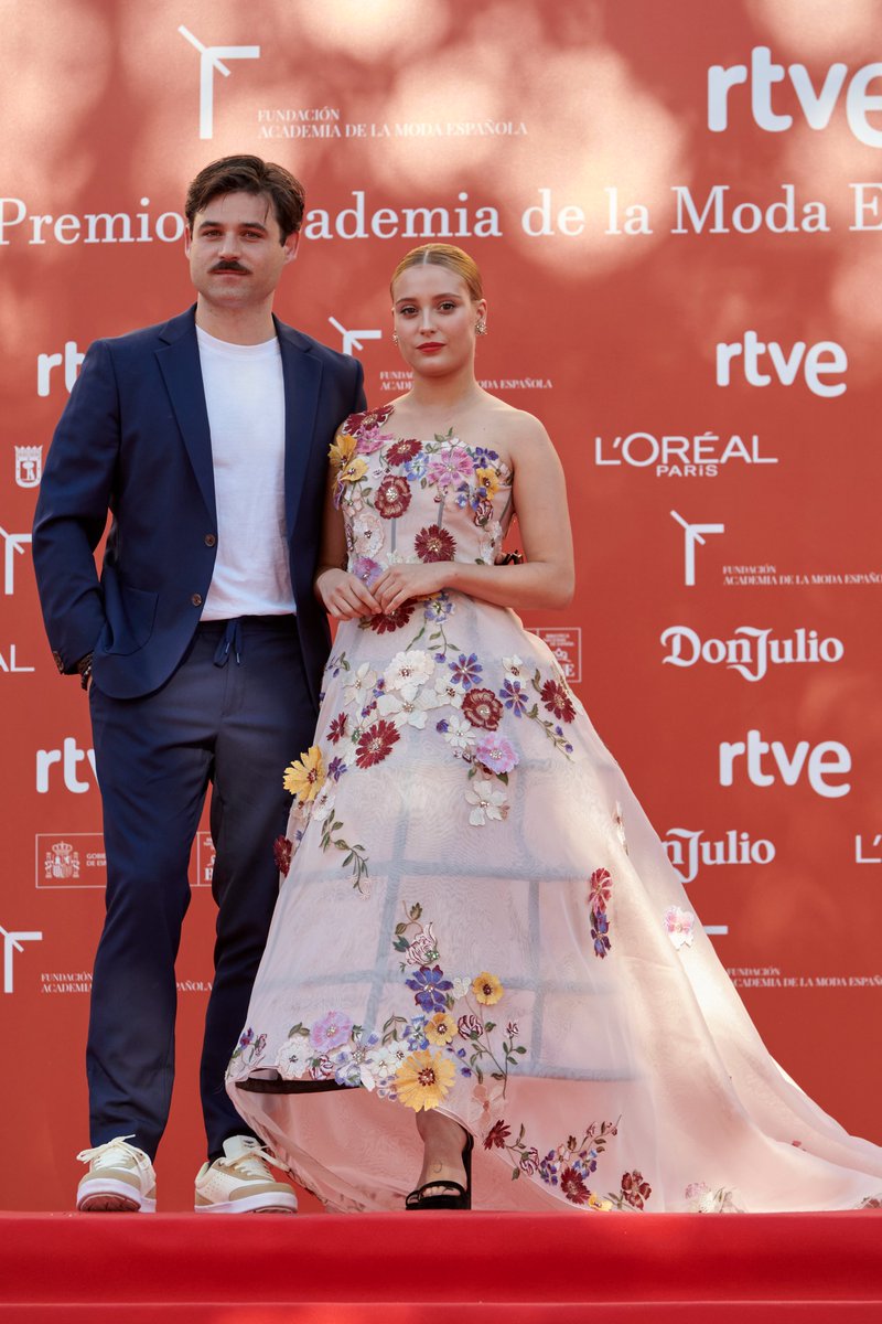 FlarrowAndMore's tweet image. ★ #LaPromesaNews ★

Ana Garcés y Arturo García Sancho, actores de #LaPromesa, posando ante los medios en la alfombra roja de los #PremiosModaRTVE, que se llevaron a cabo el pasado Jueves 13 de Junio. #NewsTVShows