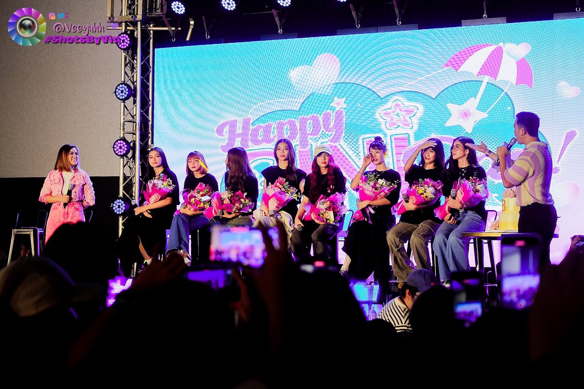 ShotsByViaaa's tweet photo. #HappyBINIDay | #BINI
🗓 06/11/24
📍One Ayala, Makati

@BINI_ph | @bini_aiah | @bini_mikha | @bini_colet  | @bini_gwen  | @bini_jhoanna  | @bini_maloi | @bini_stacey | @bini_sheena @BiniMikhaOFC | @BiniAiahOFC | #TatakStarMagic | #StarMagic | #ShotsByVia 🙋🏻‍♀️ https://t.co/AstpzX2Wpp