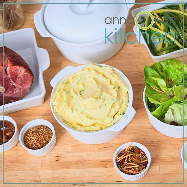 HOMEetcSA's tweet photo. 📷 Need to update your oven-to-table ware?
Upgrade with the Anna Olson Kitchen 12-piece porcelain set!
20% off + free shipping.  Say goodbye to cracked dishes and hello to durable, classic pieces that can take the heat of the oven.

Go to: https://t.co/c8izvp7tJJ https://t.co/RNqbNJe6eO