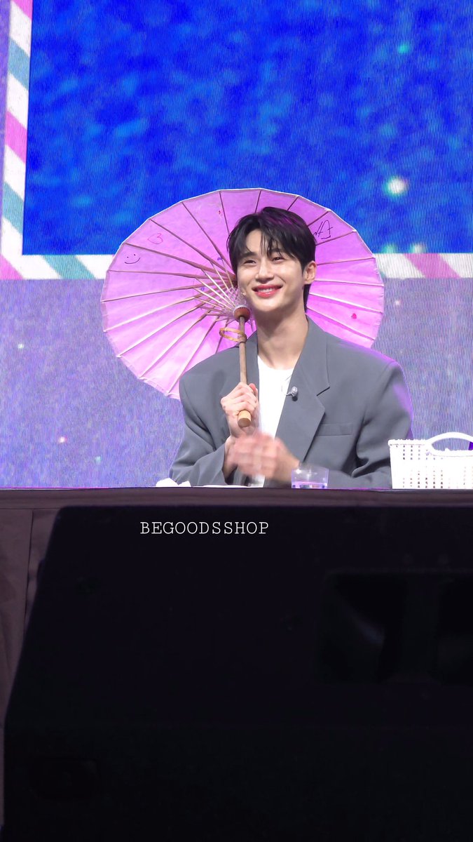 begoodsshop's tweet photo. ไมน่ารักงี้ ㅠㅠㅠㅠ 🥰

#2024byeonwooseokasiatourinbangkok 
#WelcomeByeonWooSeokToThailand
#ประเทศไทยมีบยอนอูซอกแล้ว
#ByeonwooseokFanmeeting2024
#byeonwooseokfanmeeting #변우석 https://t.co/B2BBTji3c8