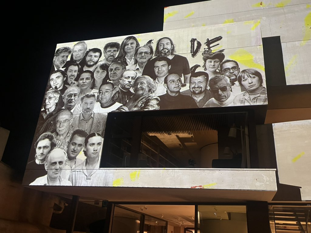 Izaskunarretxe's tweet photo. “Els poetes finalment tenim sostre” em va dir l’Antonina Canyelles ahir a la inauguració de la @poetecaBlai a Santanyí. 

#BlaiBonet #CentredePoesia 
@mcaliteraria @lletres https://t.co/R9TiRxQgT5