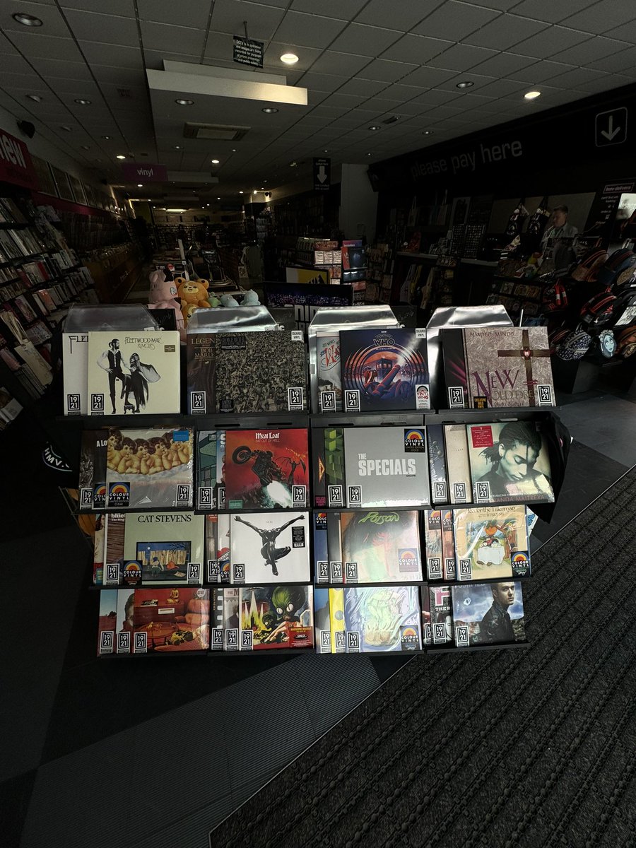hmvMaidstone's tweet photo. 🚨 WHO’S READY? 🚨
VINYL WEEK is finally here!!
A huge selection of exclusive vinyl is available from 9AM, in-store!
Get down QUICK! Because they won’t hang around!
Get Father’s Day ready! 💪
#hmvLovesVinyl #fathersday #hmv #vinylweek #trending https://t.co/rcldkzOtya