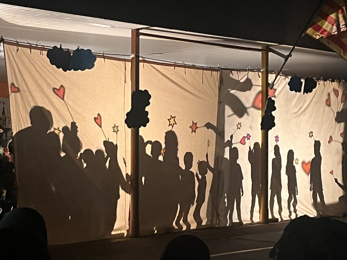 Enhorabuena <a href="/jomilaba/">José Miguel Lazaro</a> <a href="/CandidoDomingo/">CEIP Cándido Domingo</a>  otro año más nos habéis dejado con la boca abierta con vuestro espectáculo nocturno.  ¡Viva el teatro en la escuela!