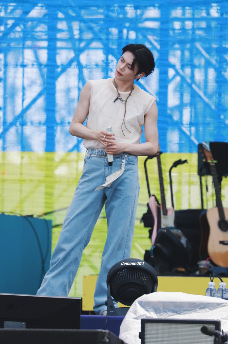 demone404's tweet photo. 240615 wvscon

🥤🥤

#TXT #연준 #YEONJUN https://t.co/kiVzJlWzg5
