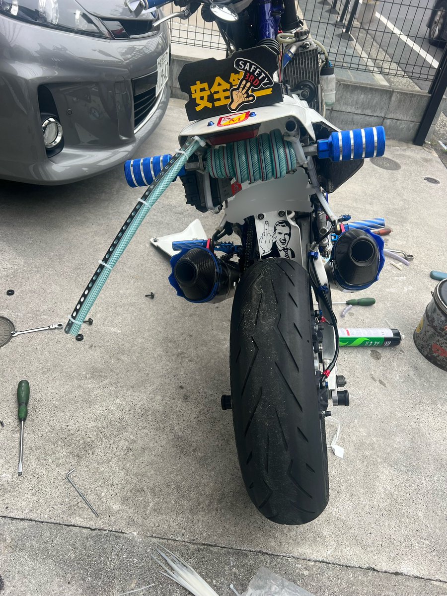 ノーマルに戻して、エアクリに行くホース4メートルに伸ばして開放！