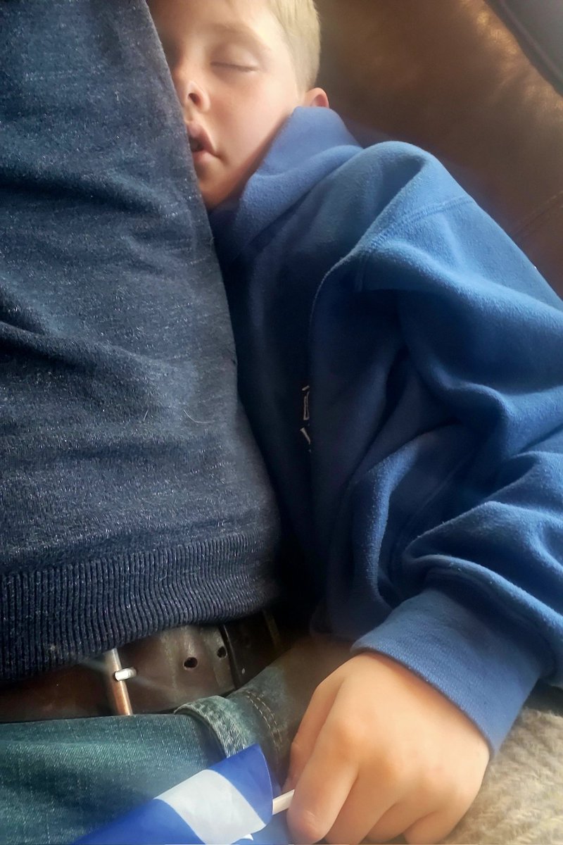 StuartGrant2's tweet photo. @sweenyness Glad he fell asleep tbh https://t.co/MnufHmmWKl