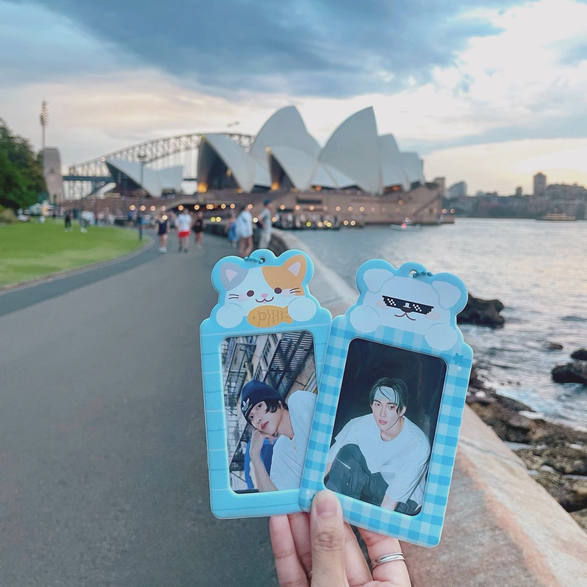 honeyjamstore's tweet photo. Travel with a companion!
Photocard Holder Keyring ✈️ ༝༝ ☁️ ◝꒱ 🪩 ꙳ 

Shop now: https://t.co/NxWgNWIZk0
(10% OFF for new members 🙌🏻)

#허니잼 #허니잼Honeyjam #honeyjam 
kpopcardholder photocard poca kpop pocaholder photocardholder toploader cardtoploder tradingcard polaroid merch Album Pop up store CollectBook 앨범 콜렉트북 포토카드 포토홀더 포카홀더 카드홀더 키링 증명사진 샤이니 뉴진스 인생네컷 키링홀더 슈퍼주니어 스키즈 아이브 트레저 몬스타엑스 레드벨벳 투��투 동방신기 베이비몬스터 마마무 여자아이들 StrayKids ENHYPEN NCT DREAM DAY6 NMIXX TXT LUN8 CHUU Seventeen SHINEE ZB1 BLACKPINK NCT WISH 127 KAKAO JAPAN KOREA LESSERAFIM ILLIT BABYMONSTER EXO GIDLE TWS VIVIZ AESPA SF9 SKZOO BOYNEXTDOOR BTS RIIZE Jungkook 정국 JENNIE Lisa STAYC TWS