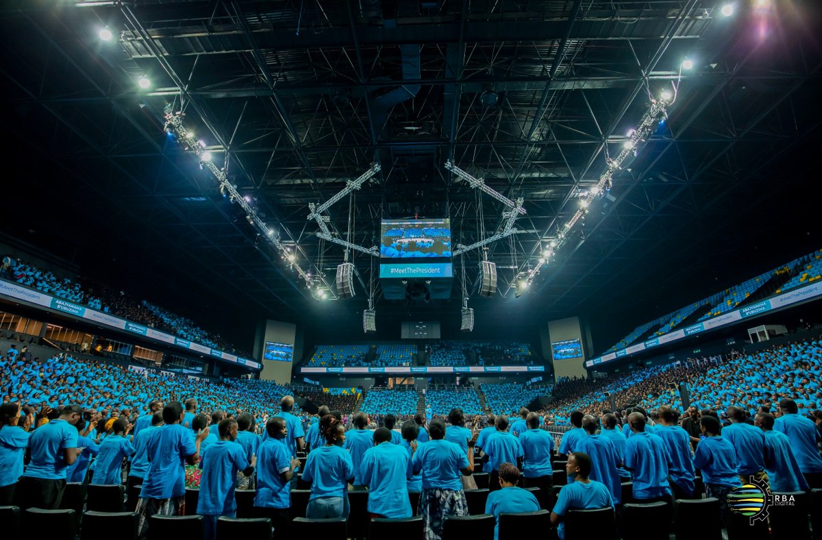 byukavuba's tweet photo. Abajyanama b'ubuzima bagera ku 8000 bahuriya muri BK Arena aho bagiye guhura na HE Paul Kagame🇷🇼
#MeetThePresident https://t.co/qQvpH6ggx7