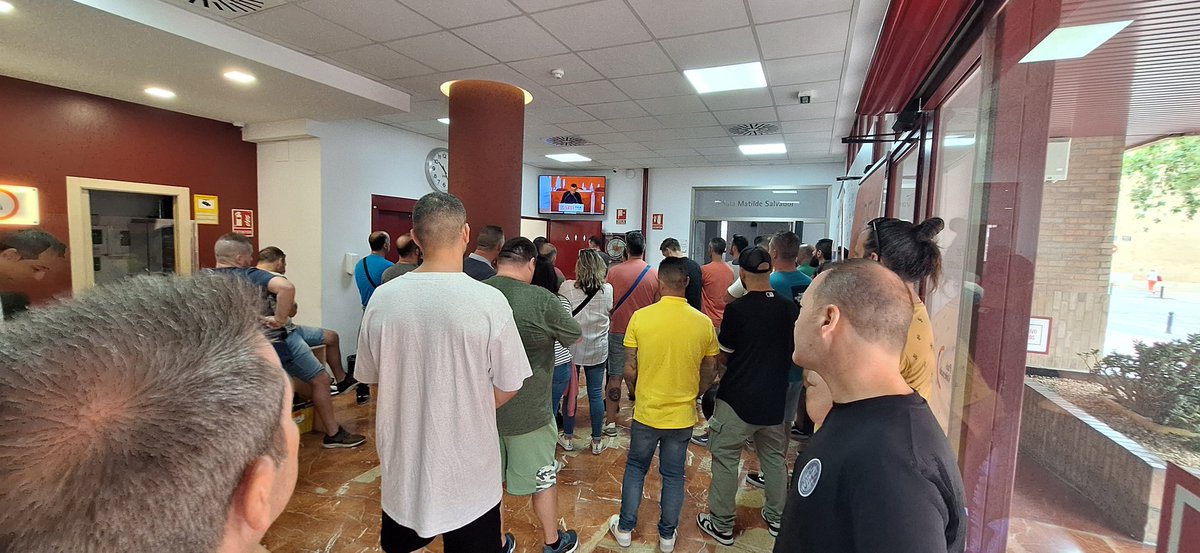 ugtficapv's tweet photo. @UgtFord celebra su asamblea de afiliados en la que plantea sus propuestas para afrontar de la manera menos traumática  posible para la plantilla la situació actual.
Más de 700 afiliados han desbordado el Salón de Actos de @UGTPV y las salas adyacentes.
@UGT_FICA https://t.co/6OxV6AUoNf
