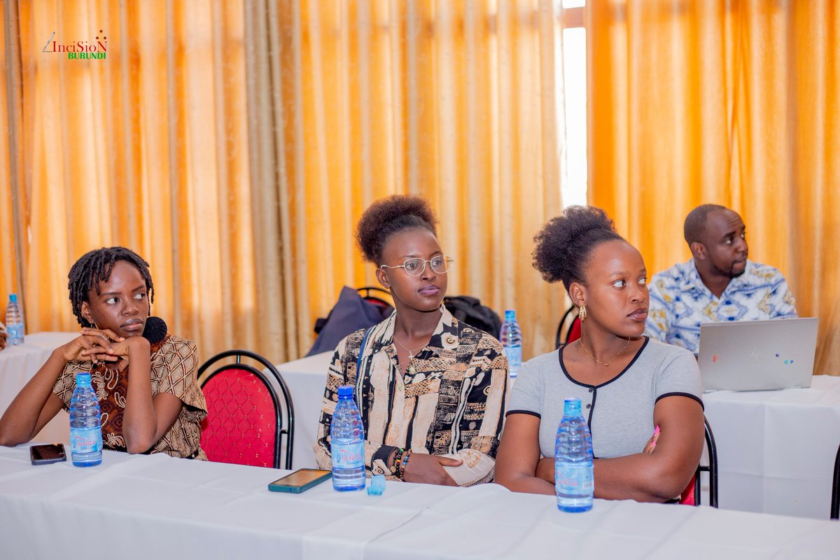 In his welcoming speech, <a href="/InciSioNBurund1/">InciSioN Burundi</a> chair <a href="/Nk1Paulin/">Paulin Lionel Nkurunziza</a> mentionned the motives of the Symposium, exposing the challenges of Global Surgery along with the pertinence of research as part of the solutions.
1/n